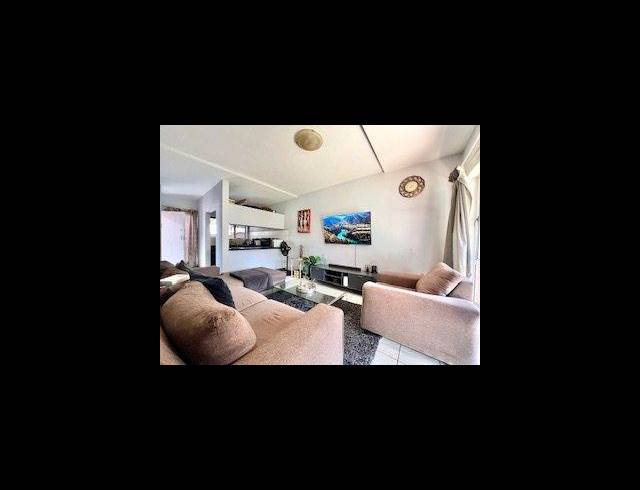 2 BEDROOM APARTMENT FOR SALE IN PRESTBURY